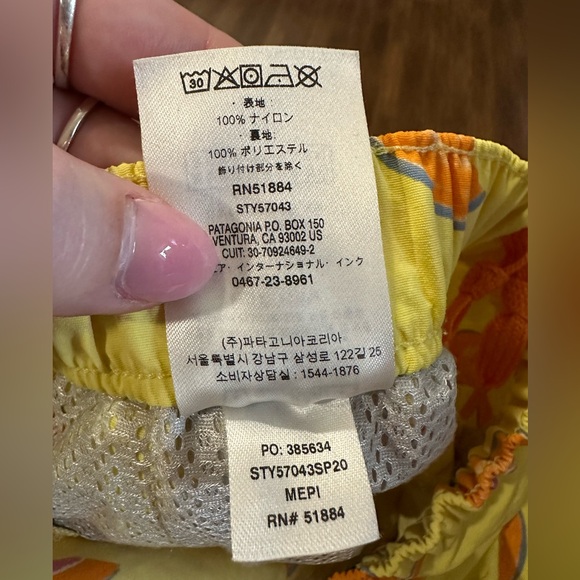 Patagonia Women Barely Baggies Shorts 2.5 Melon Cantaloupe Yellow size small - Picture 5 of 9